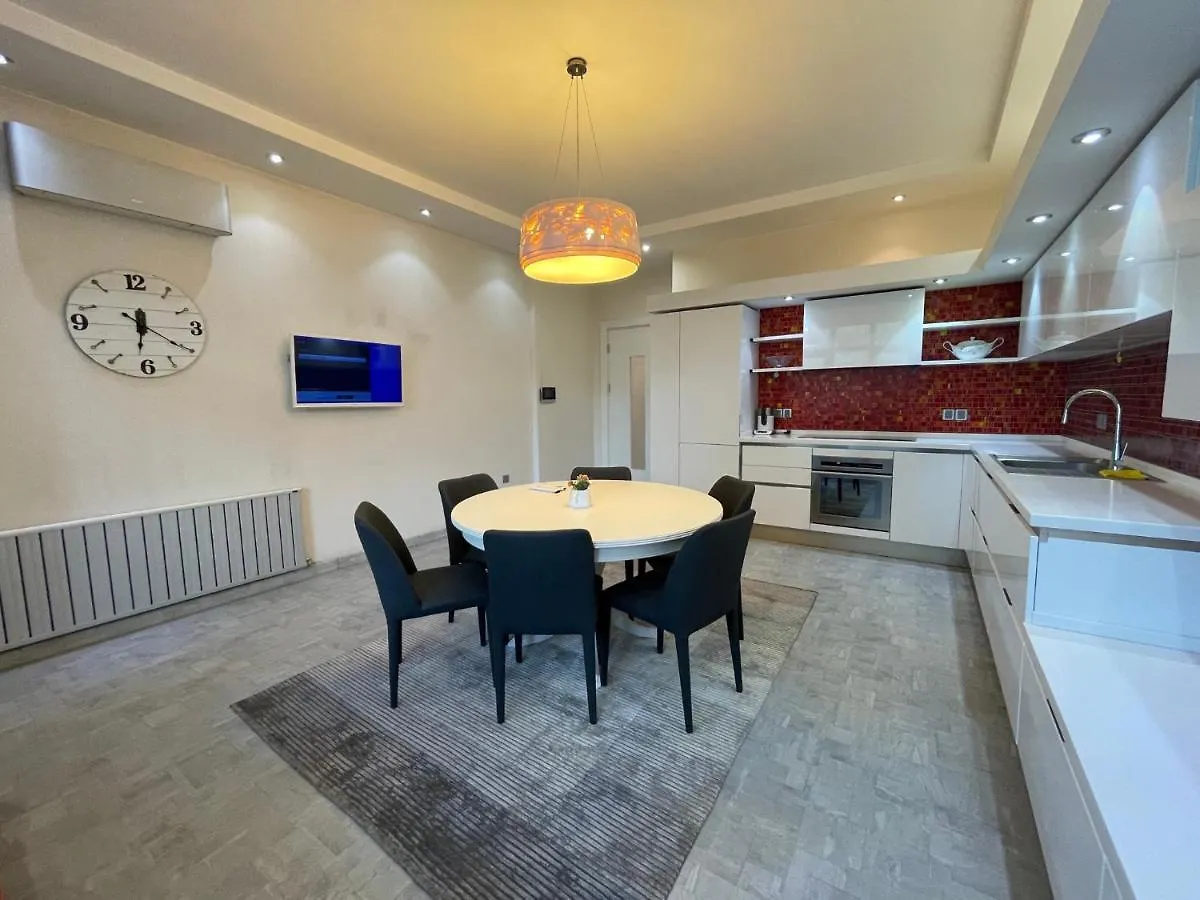 Megafun Lux Apartment Baku