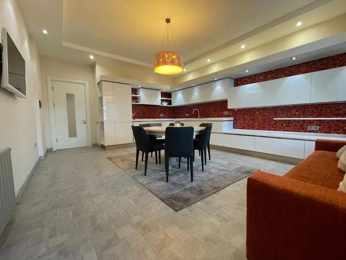 Megafun Lux Apartment Baku 0*,